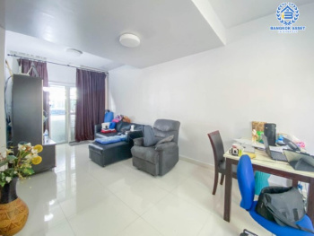 *****ทาวน์เฮ้าส์มือสองย่านนนทบุรี ม. เดอะคอนเนค แจ้งวัฒนะ-ปากเกร็ด บ้านสวยพร้อมอยู่ เฟอร์นิเจอร์บิวท์อินทั้งหลัง เนื้อที่ 21 ตร.ว. ฟังก์ชัน 3 ห้องนอน 2 ห้องน้ำ 2 ที่จอดรถ แถมฟรี !! เครื่องปรับอากาศ 3 เครื่อง บนทำเลที่เชื่อมต่อถนน แจ้งวัฒนะ, ติวานนท์, เลียบคลองประปา ใกล้รถไฟฟ้าและทางด่วน